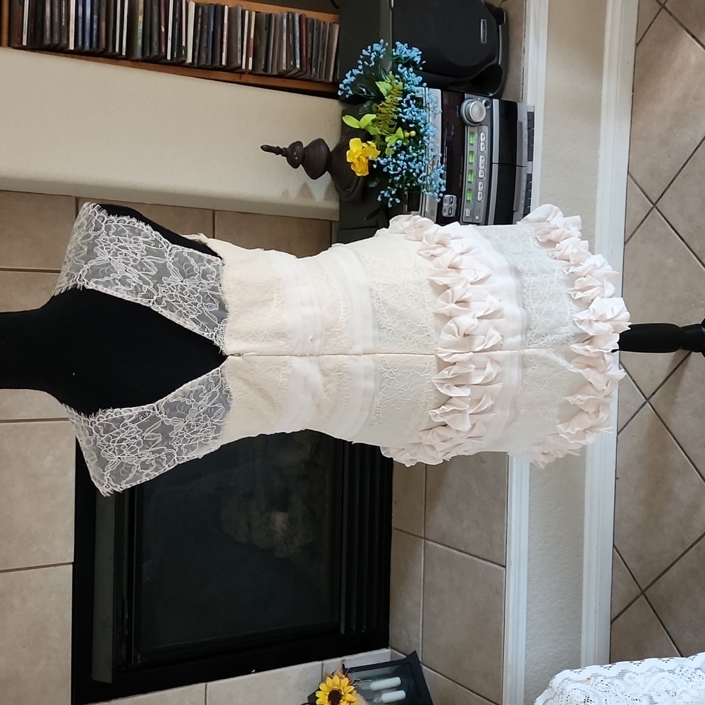 Dress - Picture 3 of 9